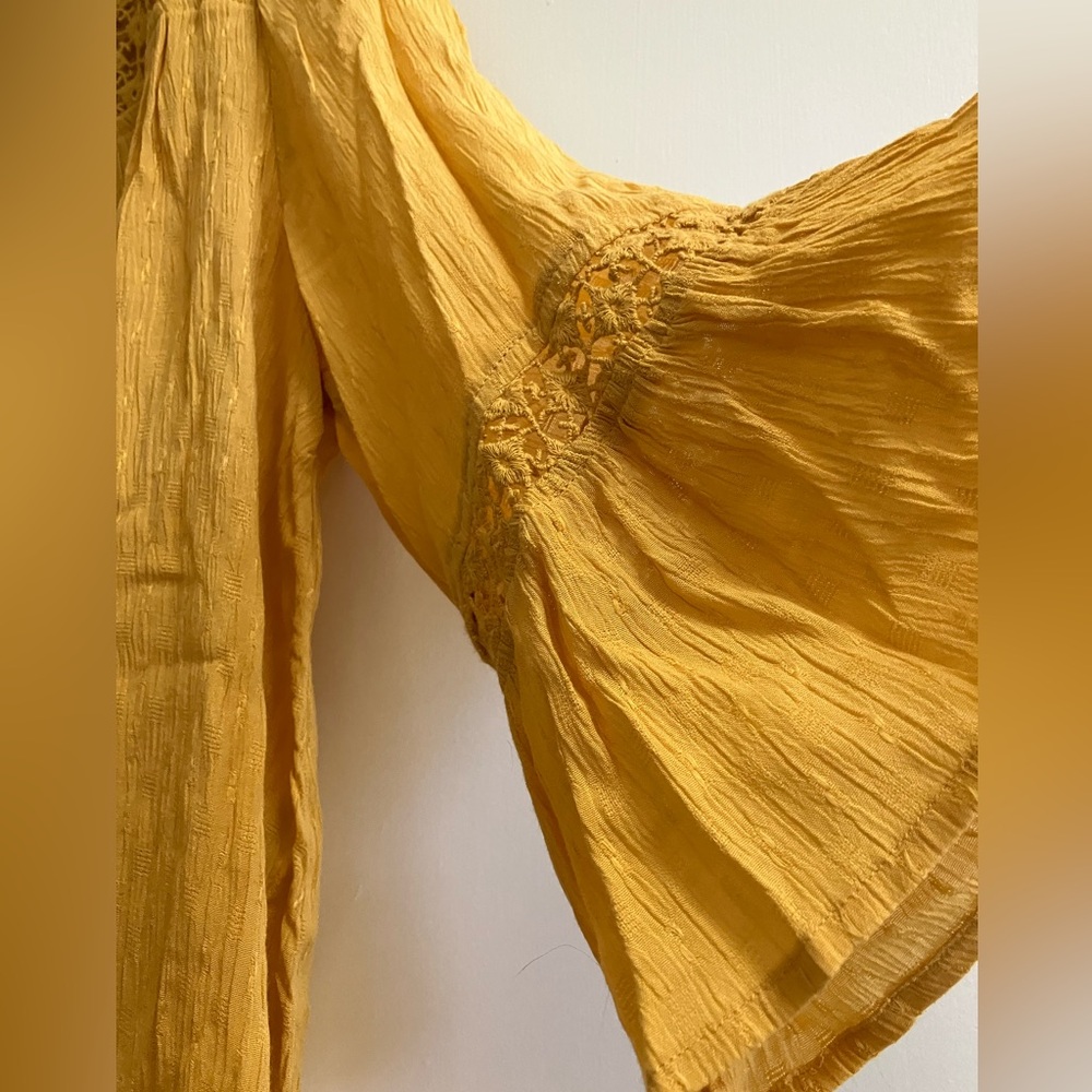 Karen Kane Golden Yellow Gauze Bell Sleeve Lace Accent Blouse S - Picture 4 of 11